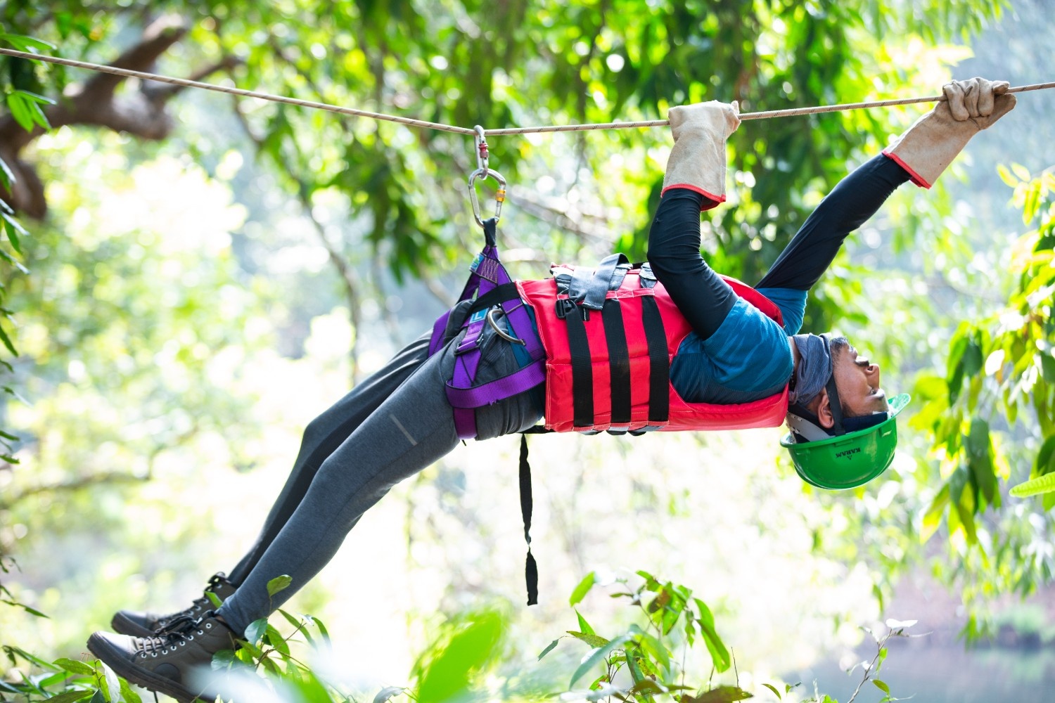 Natural Riverside Adventure : Adventurer Edition