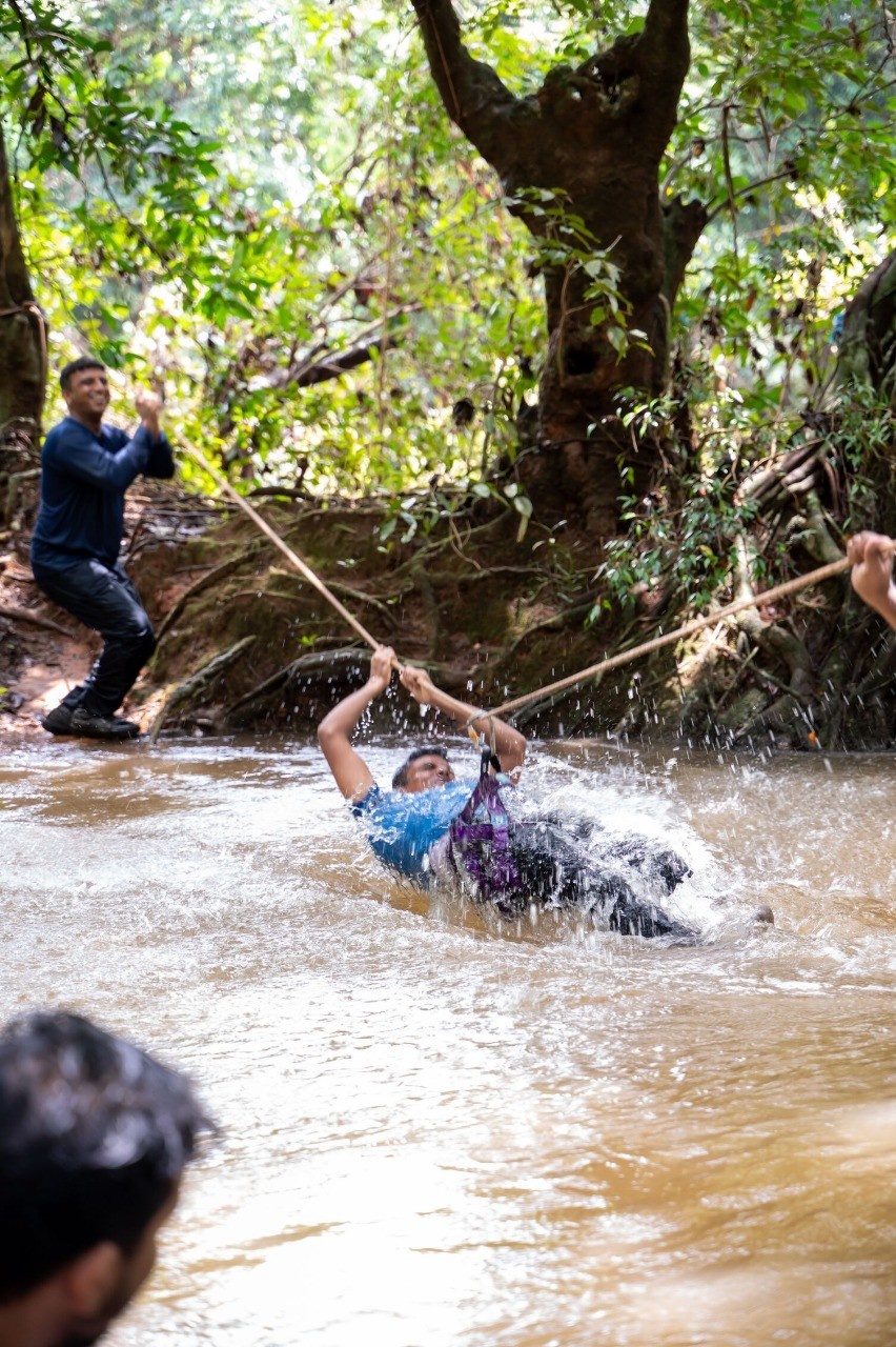 Natural Riverside Adventure : Adventurer Edition