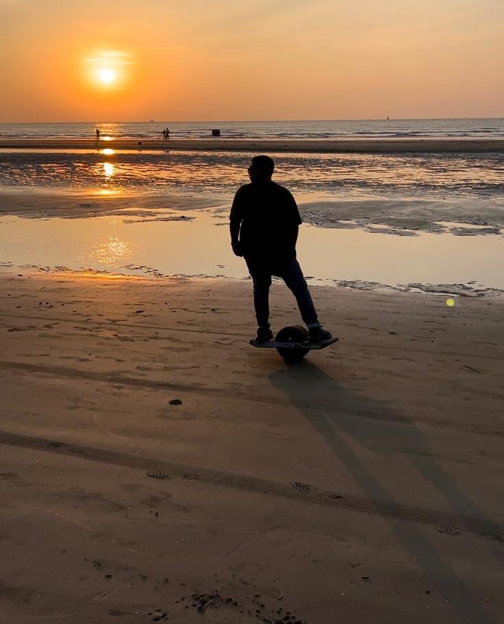 North Goa : One Wheeling (Electric Skateboard)
