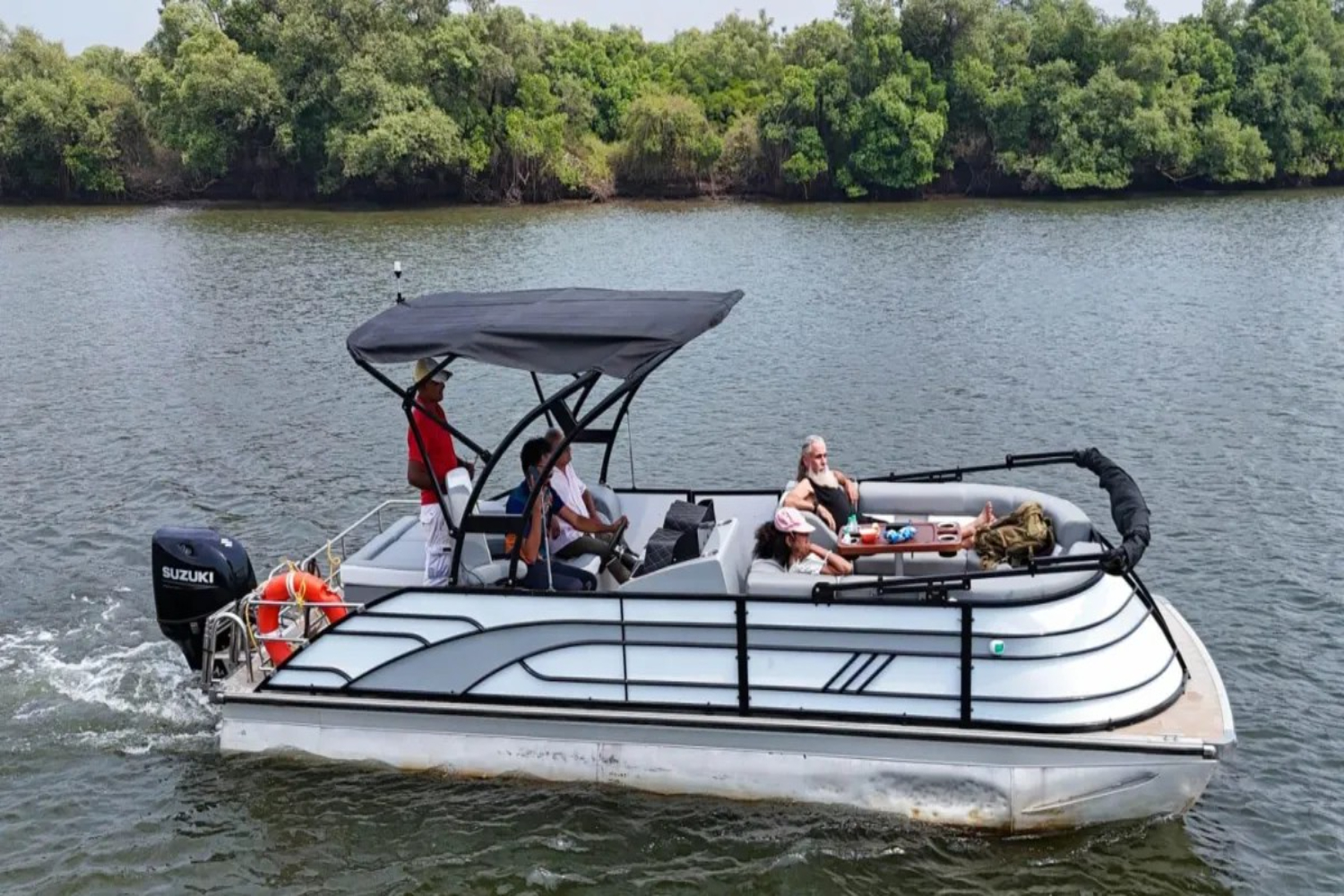 Goa : Mandovi Lounge Boat (8 Pax)