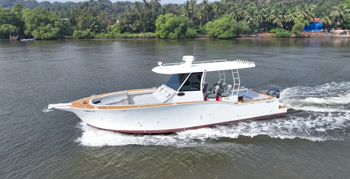 Goa : Orca Yacht (16 Pax)