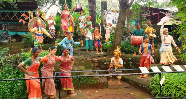 Loutolim: Big Foot Museum Experience