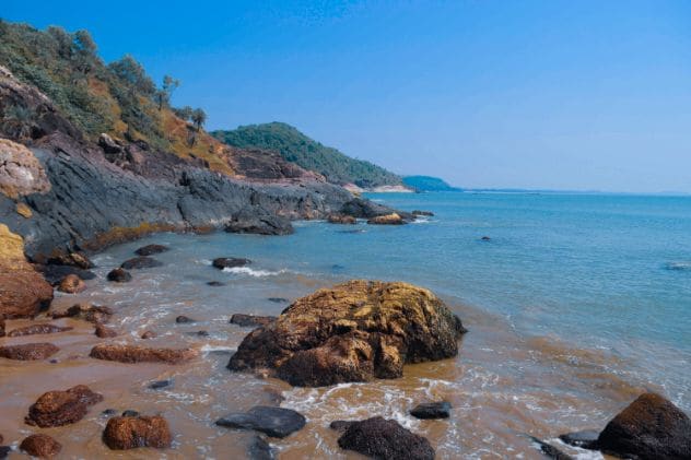 South Goa: Scenic Trek to Hidden Moon Beach