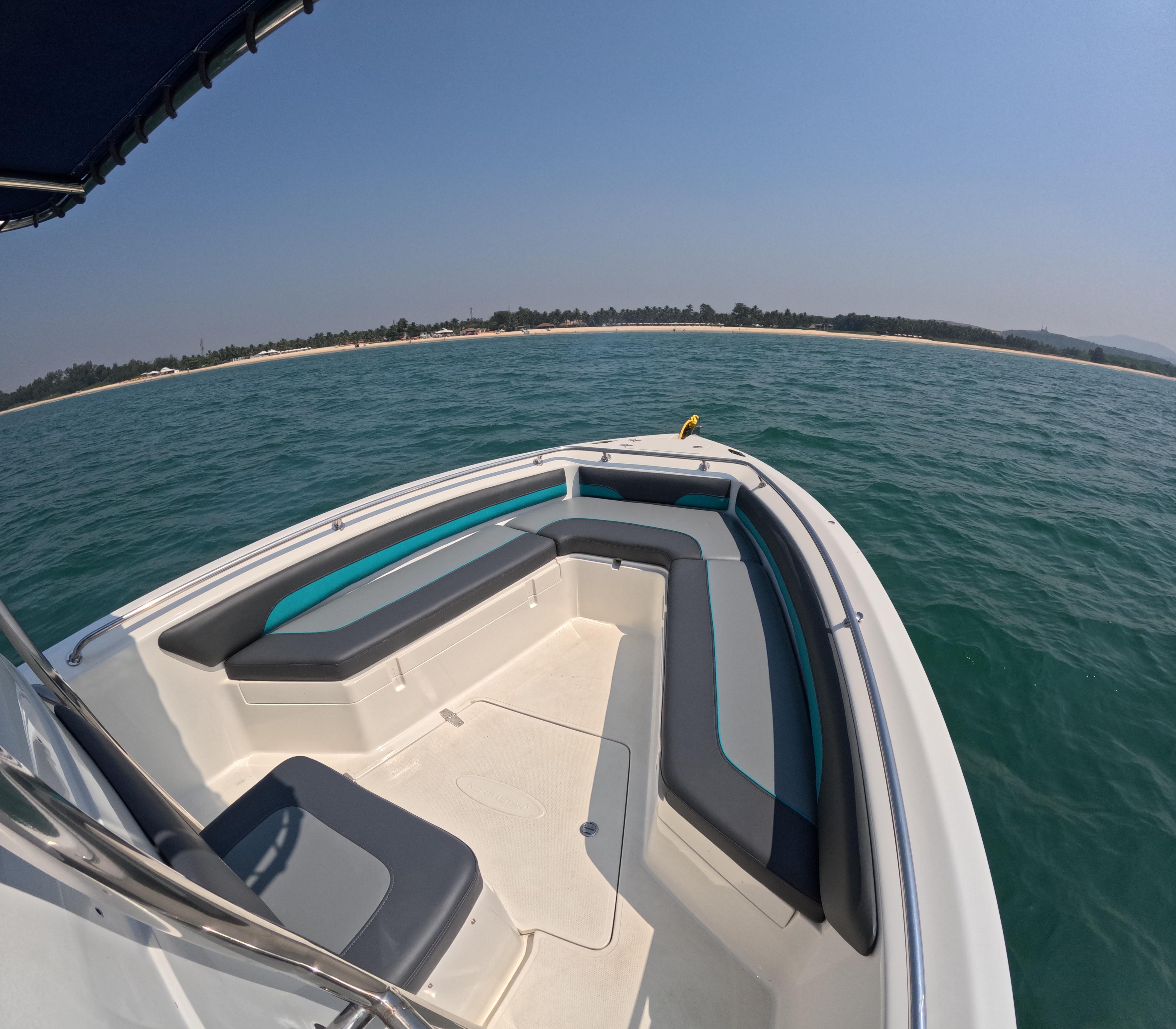 South Goa: Seaduction 335 Yacht Sailing Experience (1 Hour)