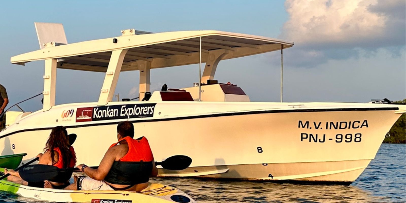 North Goa : Combo 75 Minute Cruise & Kayaking