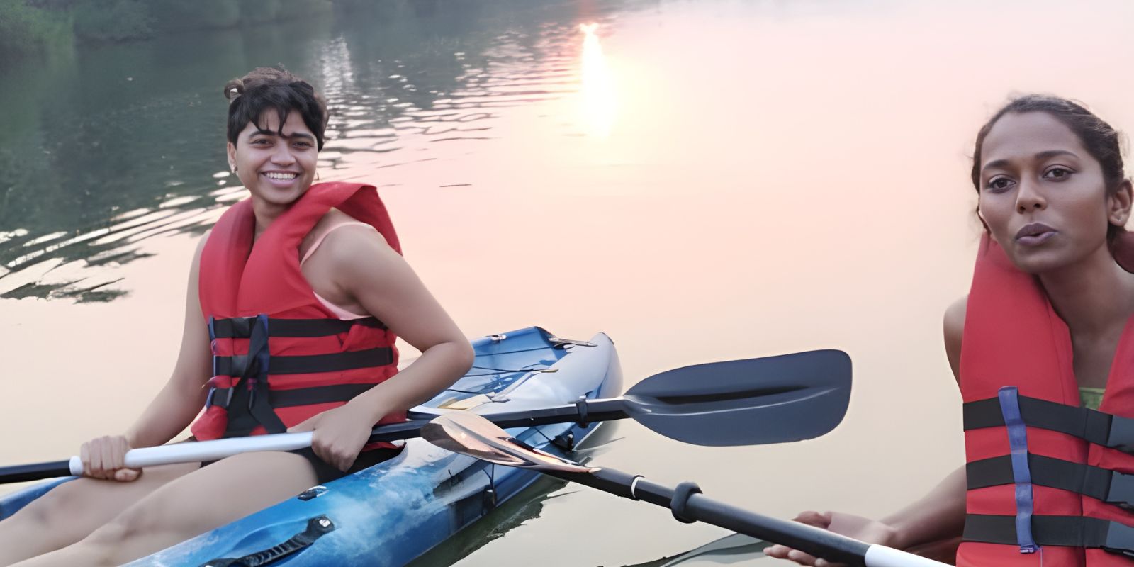 North Goa : Sunset Kayaking on Chapora River