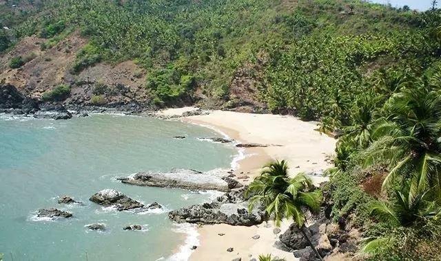 🌊 2. Kakolem Beach (Tiger Beach) – Goa’s Most Underrated Beach
