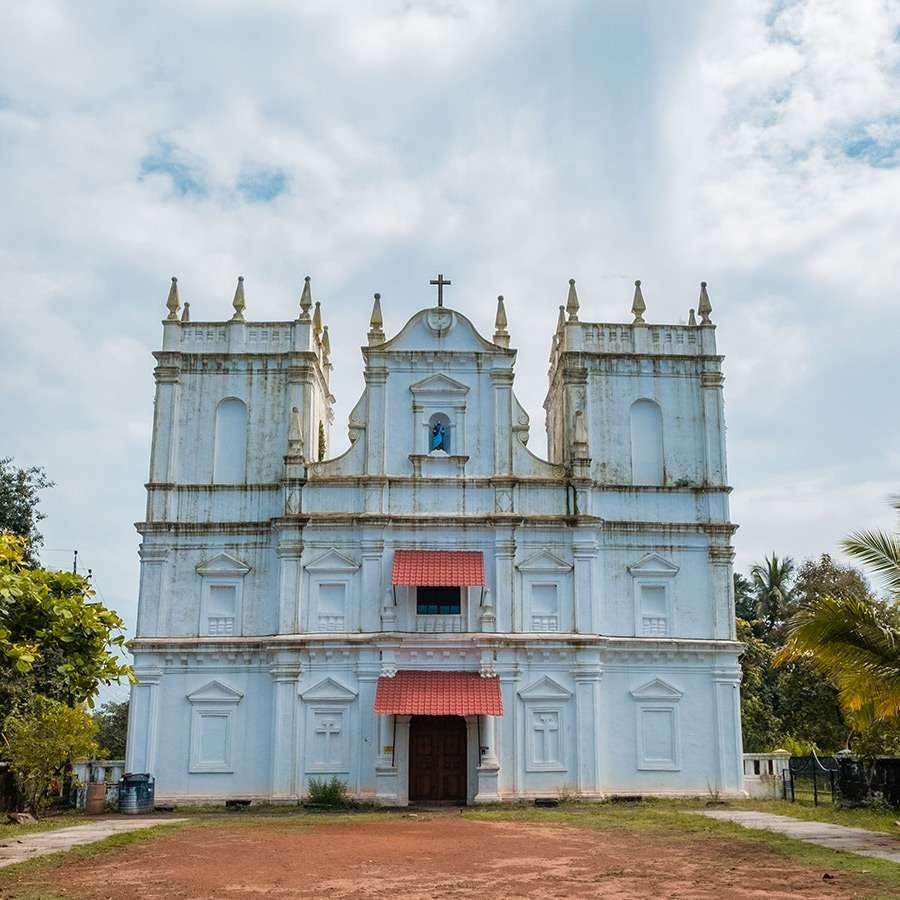 🏝️ 4. Divar Island – A Hidden Cultural Gem