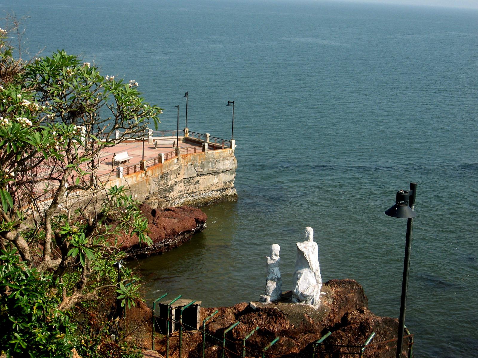 📅 Day 1: Choose North Goa OR South Goa Sightseeing (Your Choice)