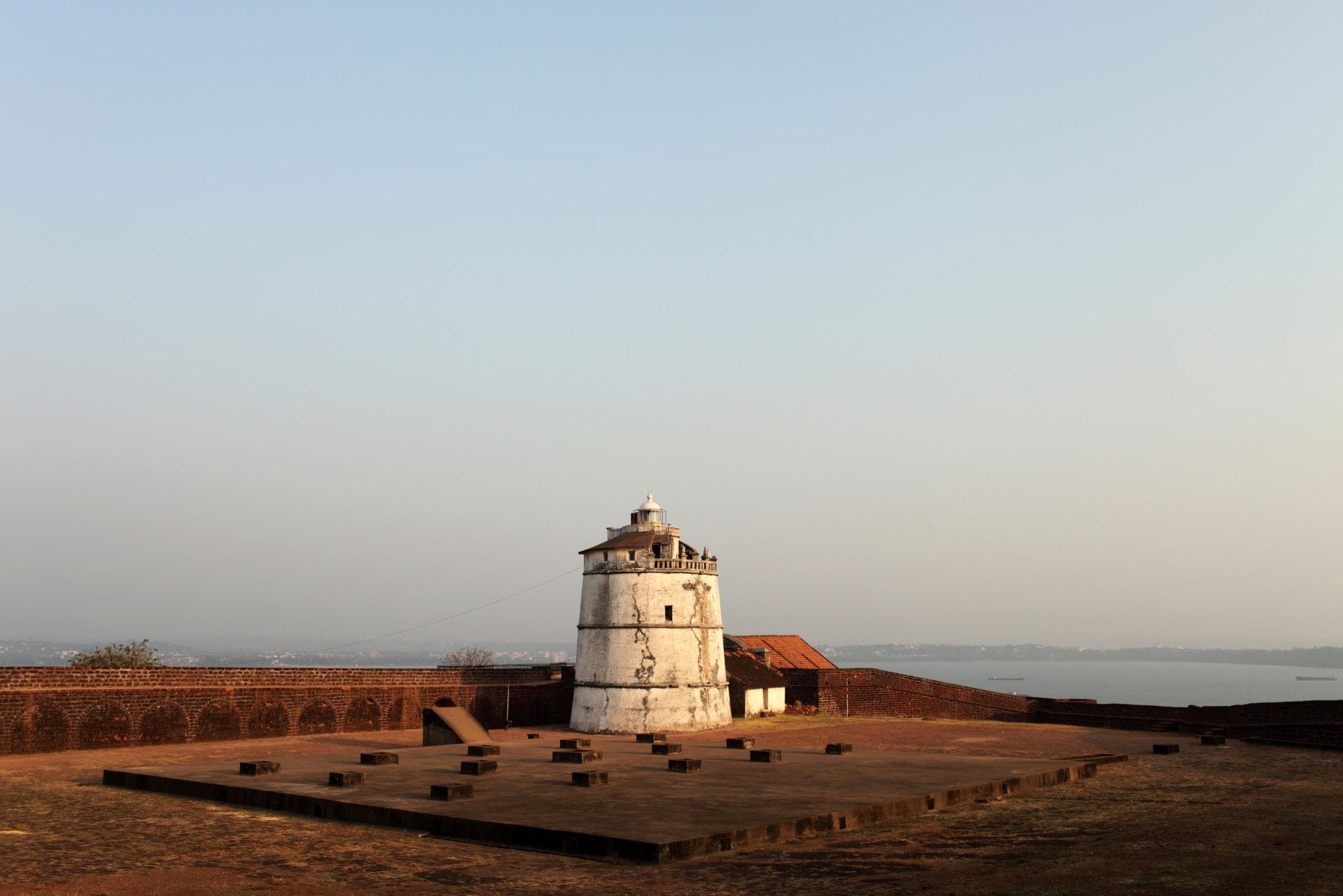 📅 Day 1: Choose North Goa OR South Goa Sightseeing (Your Choice)