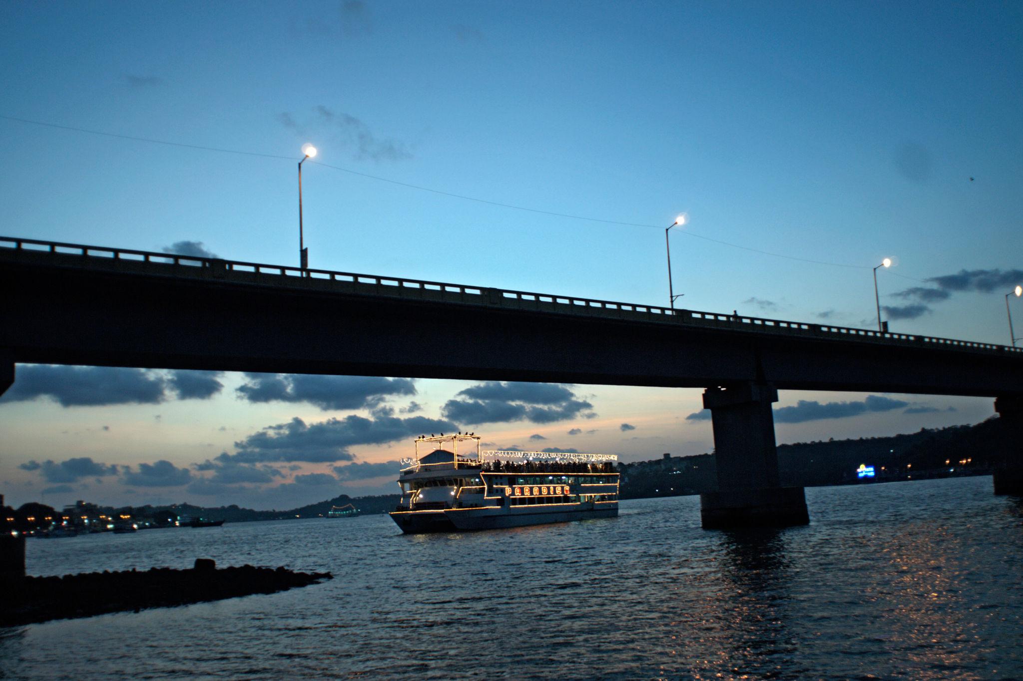 📅 Day 1: Choose North Goa OR South Goa Sightseeing (Your Choice)
