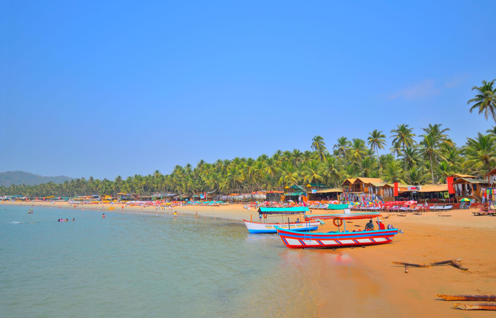 Agonda Beach vs Palolem Beach: Which South Goa Beach Is Better for Your Vacation?