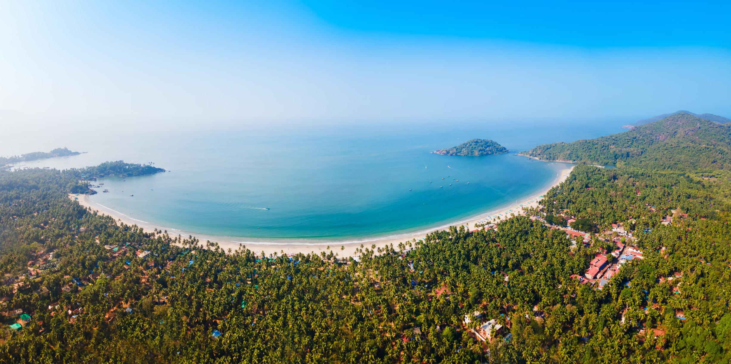 Agonda Beach vs Palolem Beach: Which South Goa Beach Is Better for Your Vacation?