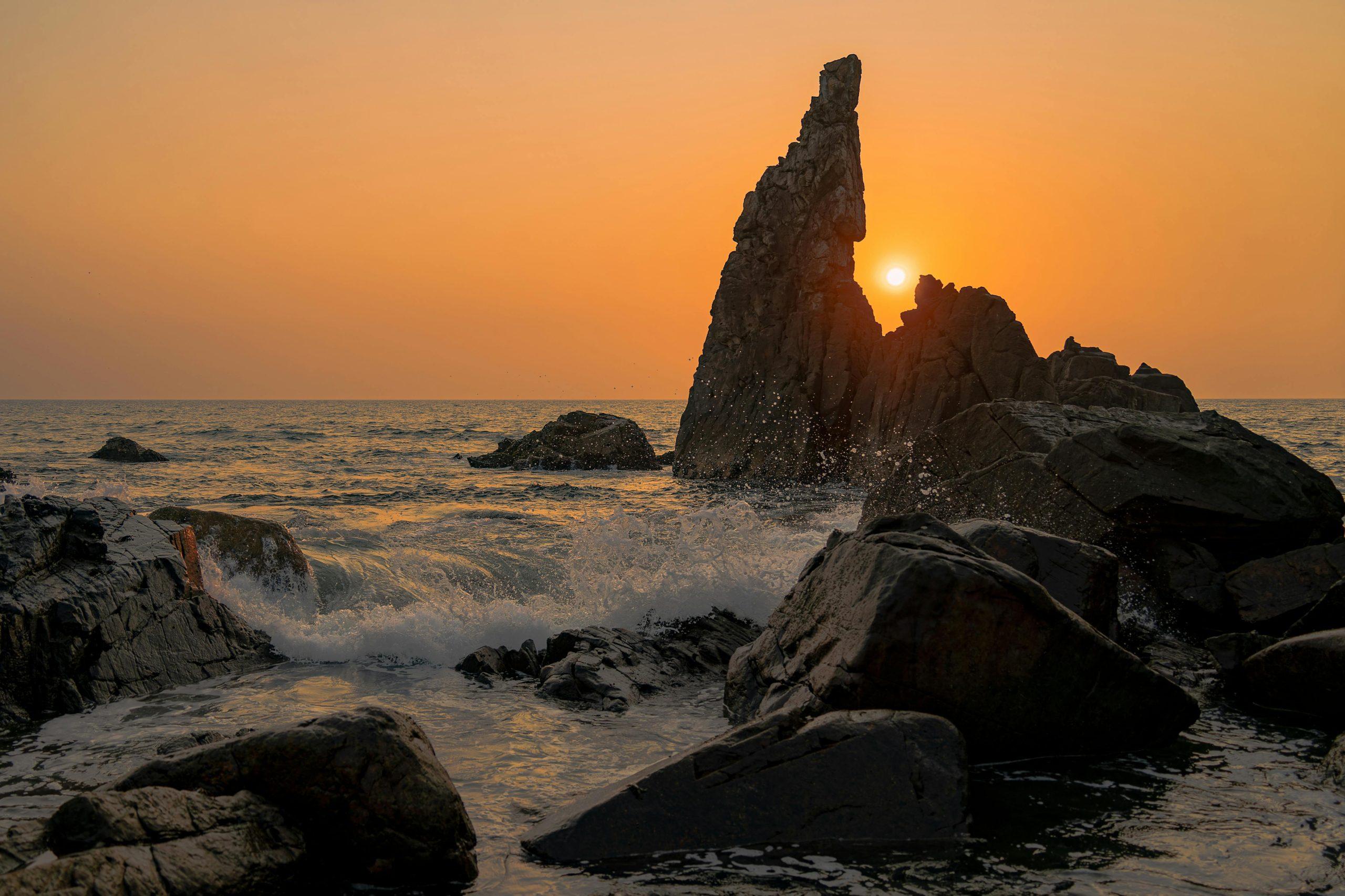 Watch the Sunset from Vagator Cliffs