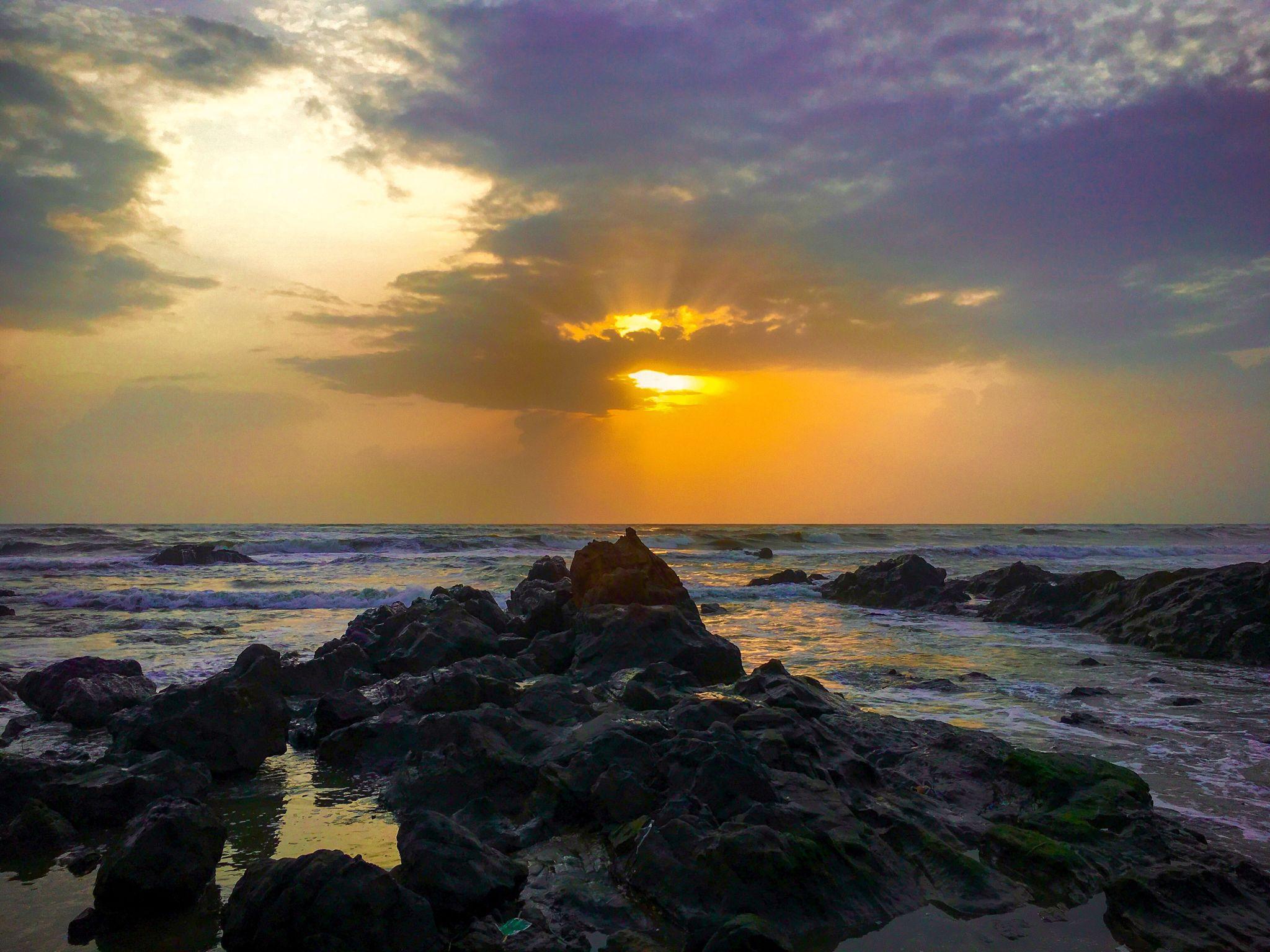 Watch the Sunset from Vagator Cliffs