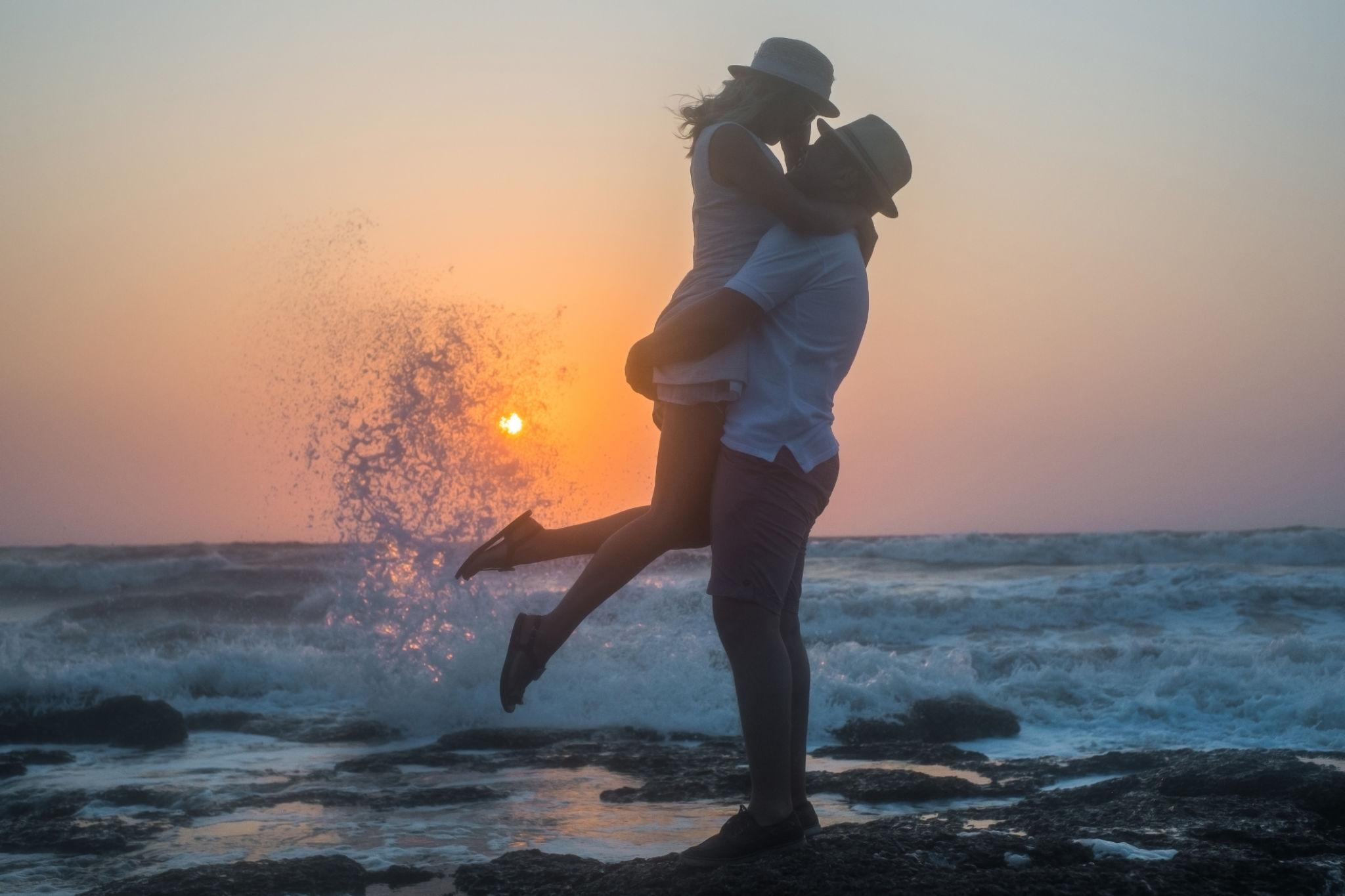 Playful Lift Pose (Fun & Cute) 😍