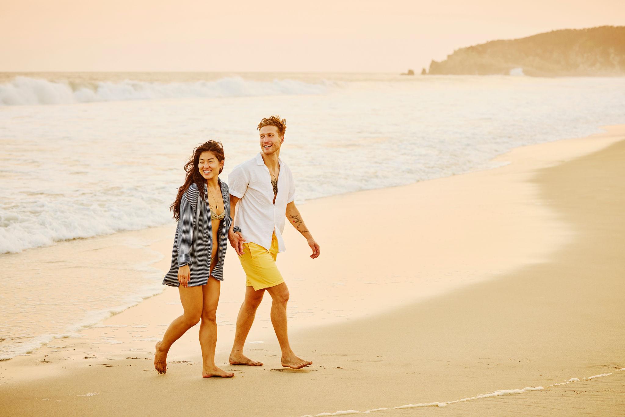 Romantic Hand-in-Hand Walk Pose 💑