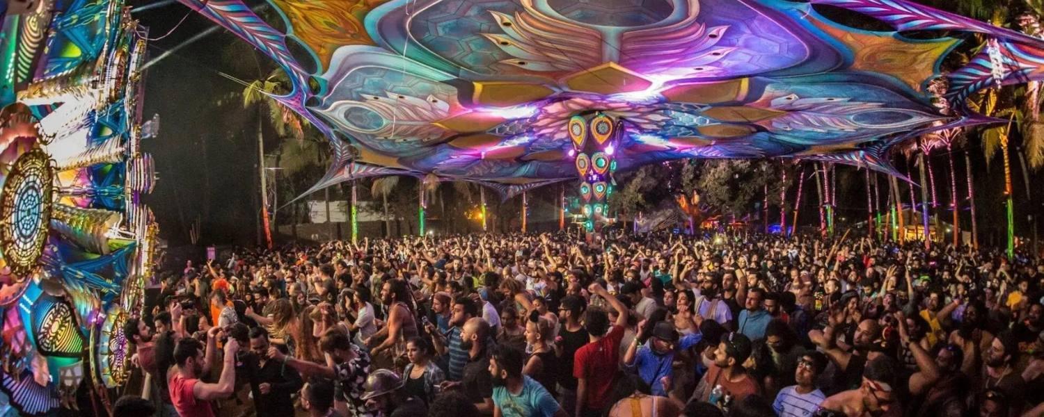 🎉 4. LPK Waterfront – Unique Night Experience