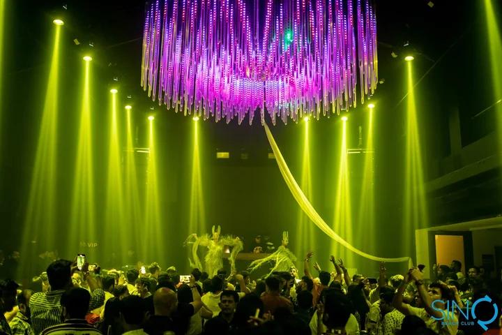 🎧 3. SinQ Nightclub – Luxury Party Experience