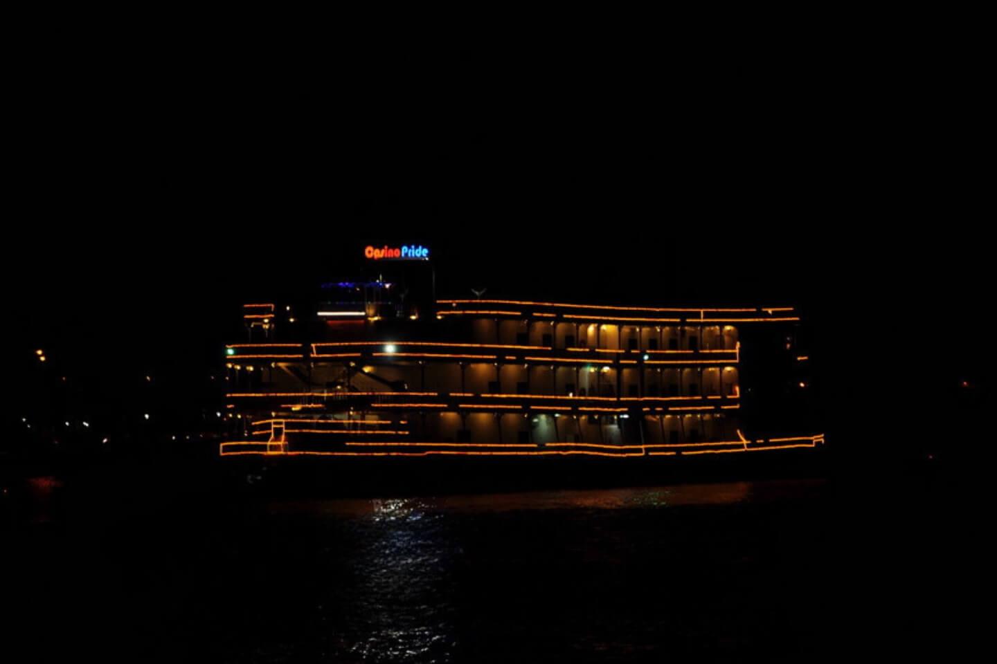 📍 Where Does the Cruise Take Place?