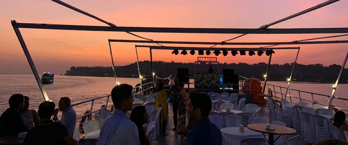 🎉 Highlights of the Luxury Dinner Cruise Experience