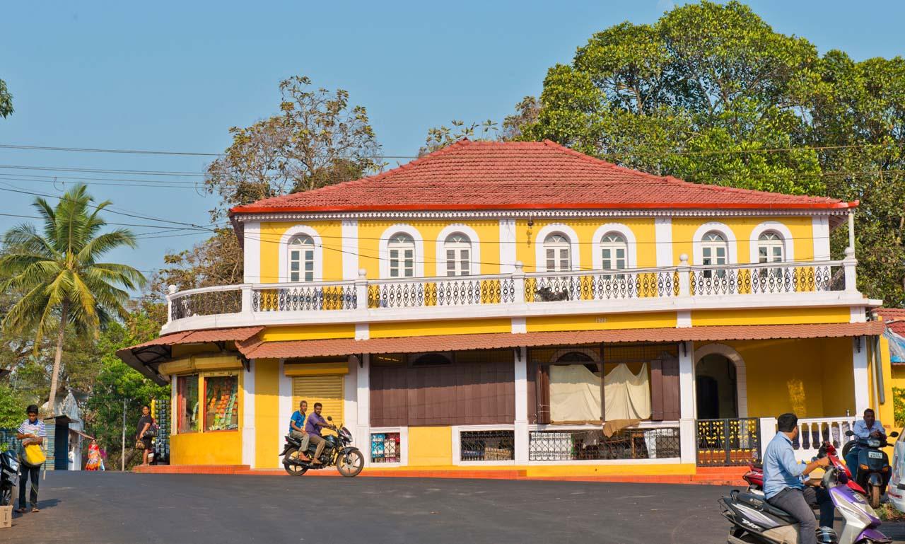 2. Divar Island – Peaceful Village Experience