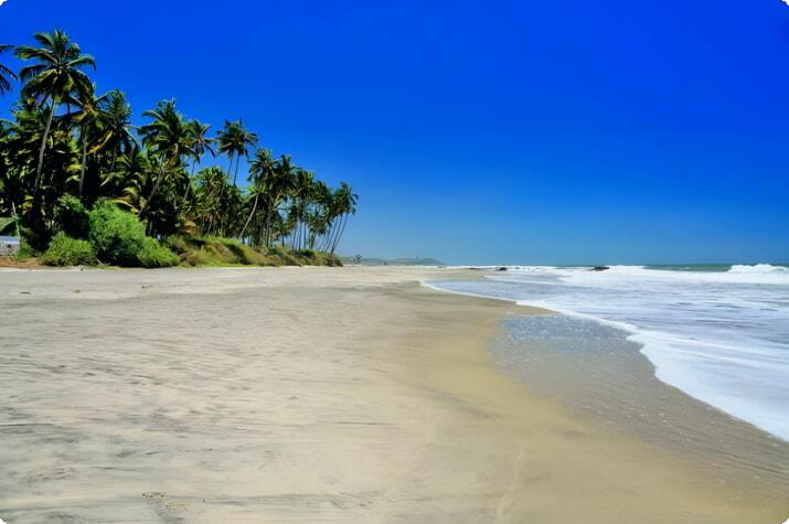 📋 Top 10 Cleanest Beaches in Goa (List)