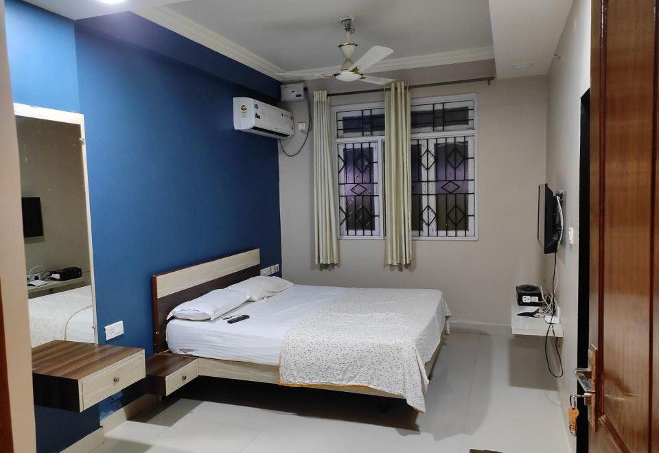 18. Sakina Colva Guest House