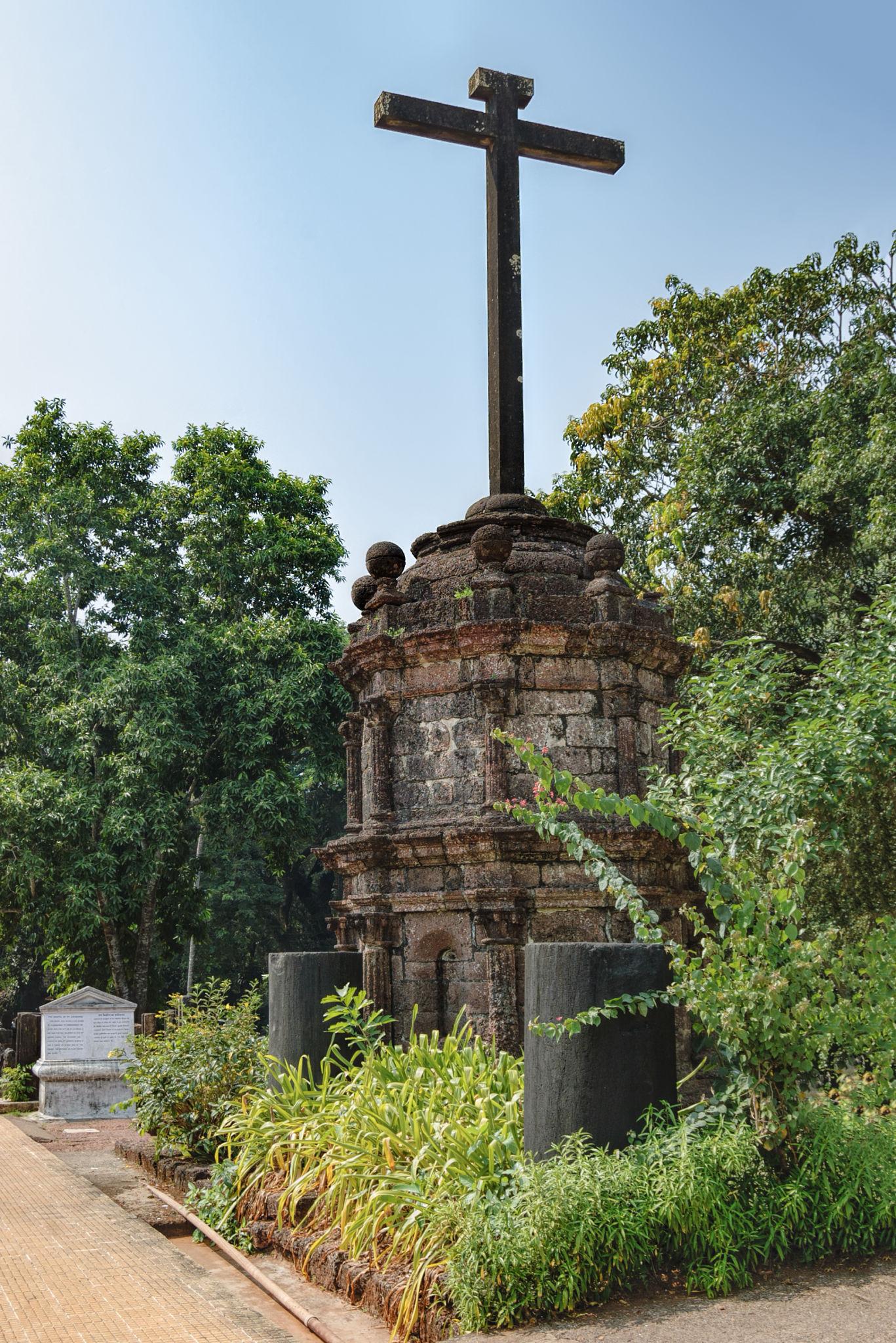 Holy Cross Church Gallery Image