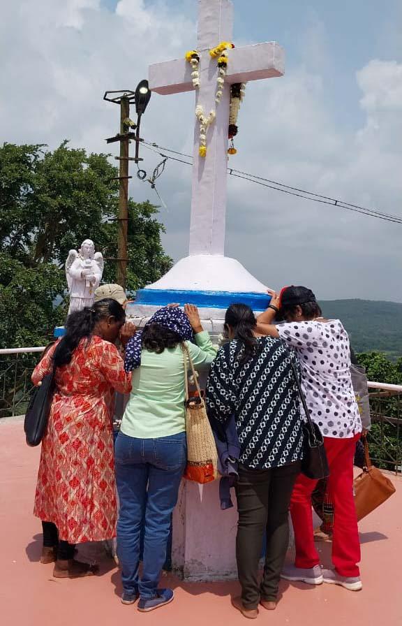 Miraculous Cross Bambolim Gallery Image