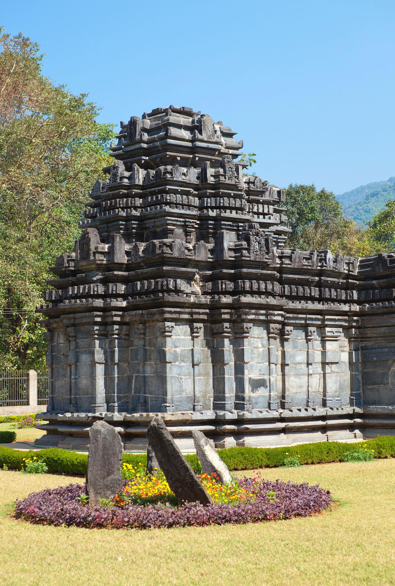 Tambdi Surla Temple Gallery Image