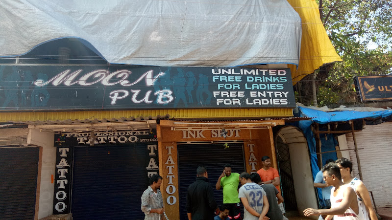 Moon night club