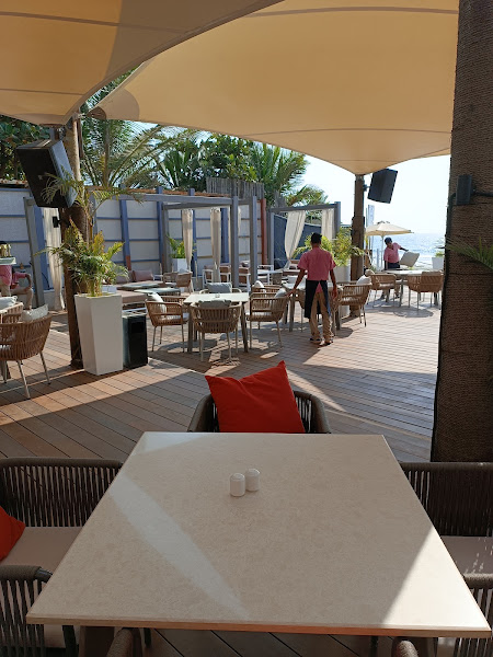 Kiss Kiss Cafe