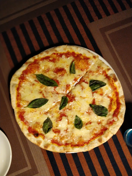 Roma Pisa Restaurant