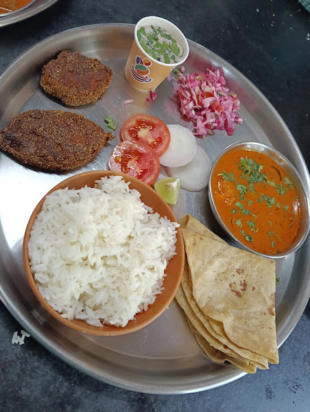 Saloni Hotel