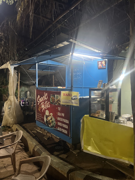 Vada Pav Sandwich, Maggi & Tea Point