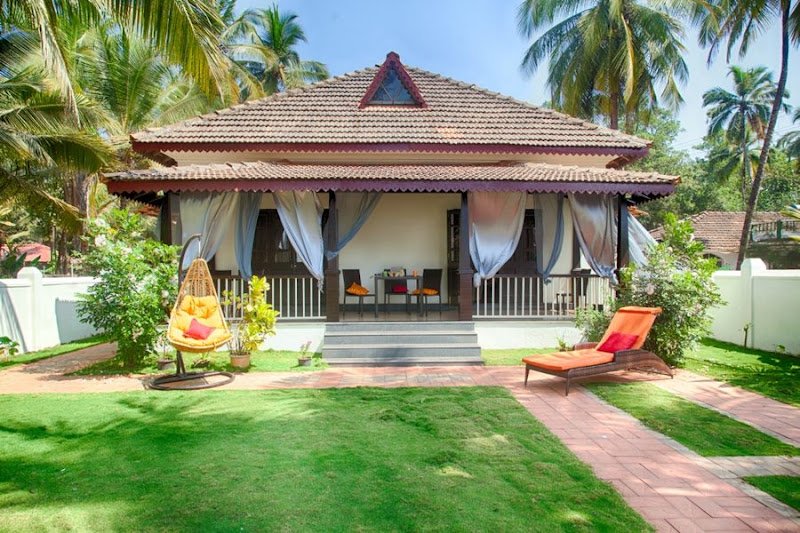 4BR Beachfront Villa Morjim