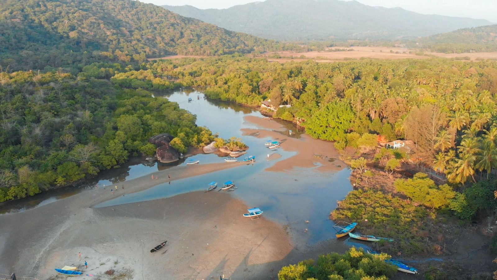 Goa Travel Guide for First Timers: The Ultimate Beginner's Manual