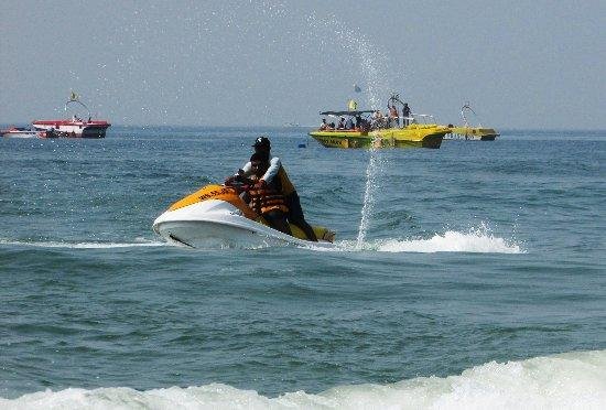 Exciting Parasailing and Jet Skiing activities in Goa